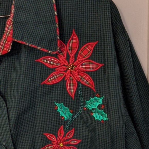 Holiday Christmas button down shirt - Picture 3 of 3